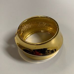 Gold bracelet
